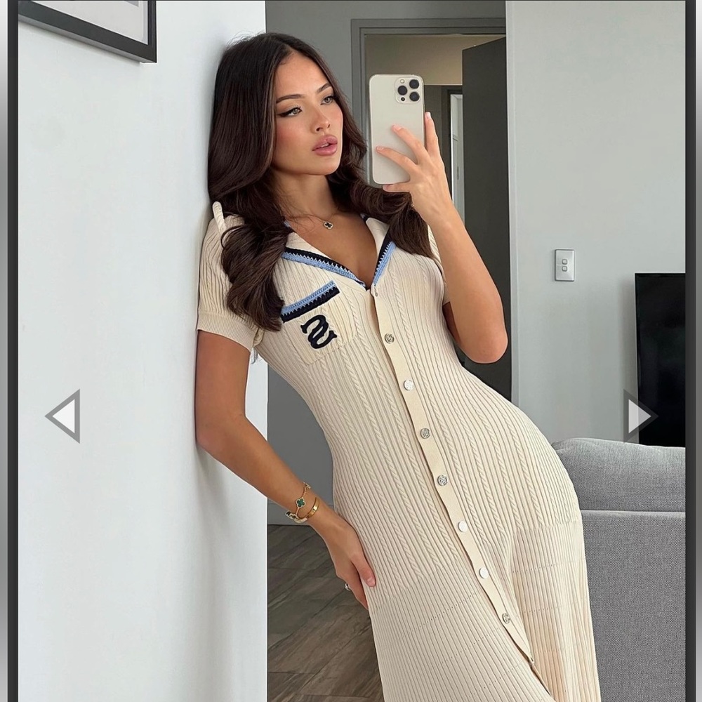 NWT long knit dress Size M.♡❤️♡